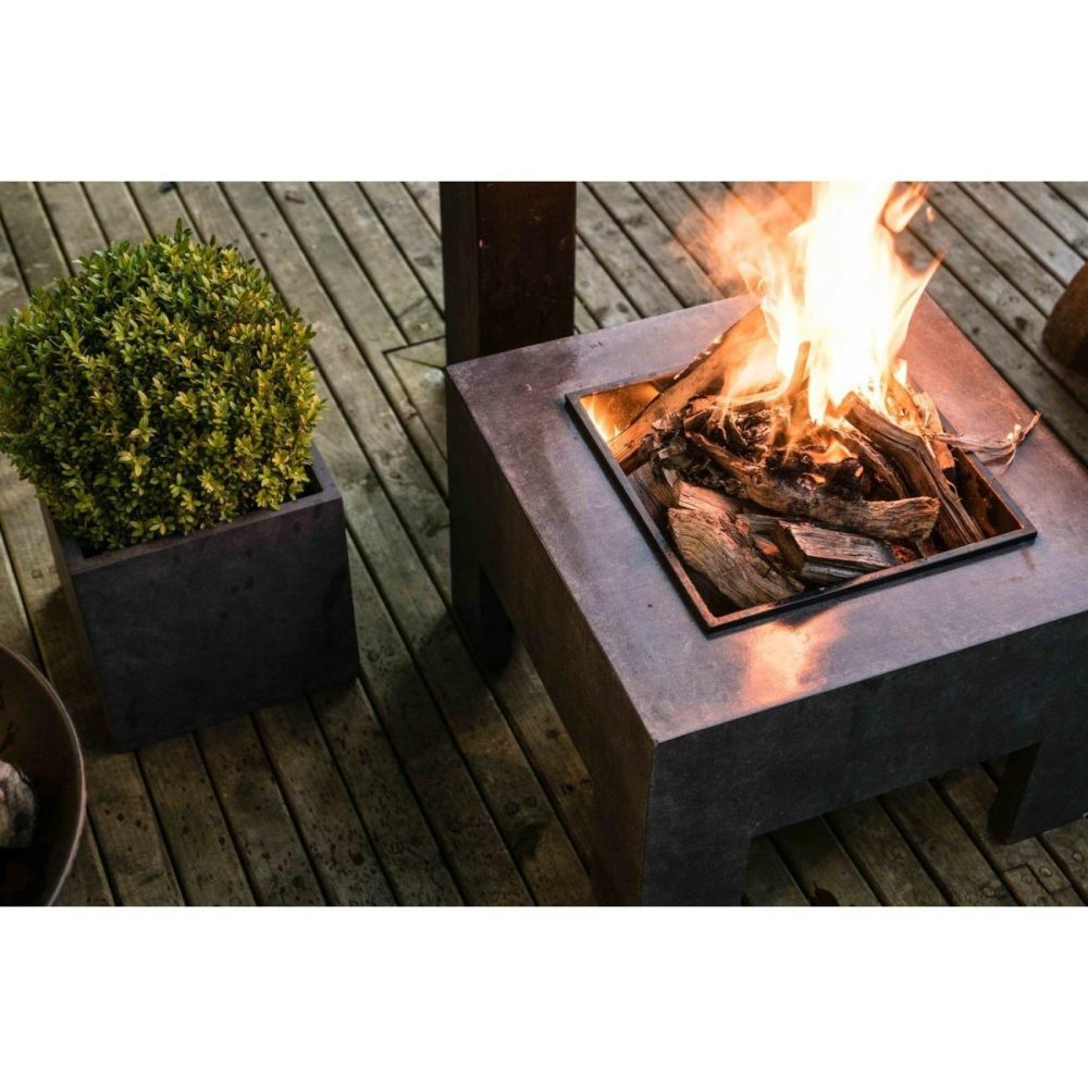 Ivyline Square Firebowl & Square Console Granite Fire Pits